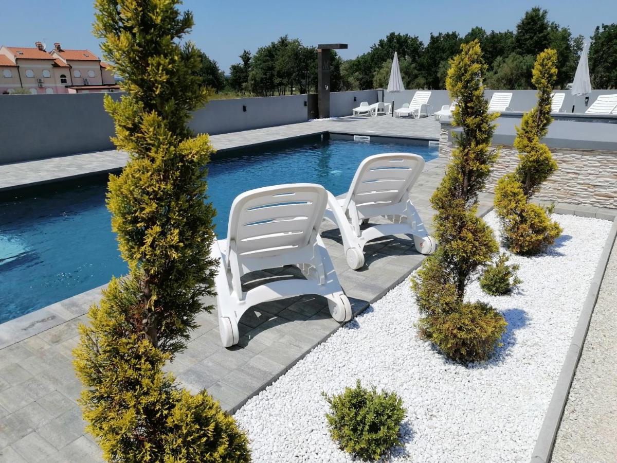 Apartment Camelia Poreč Exteriör bild