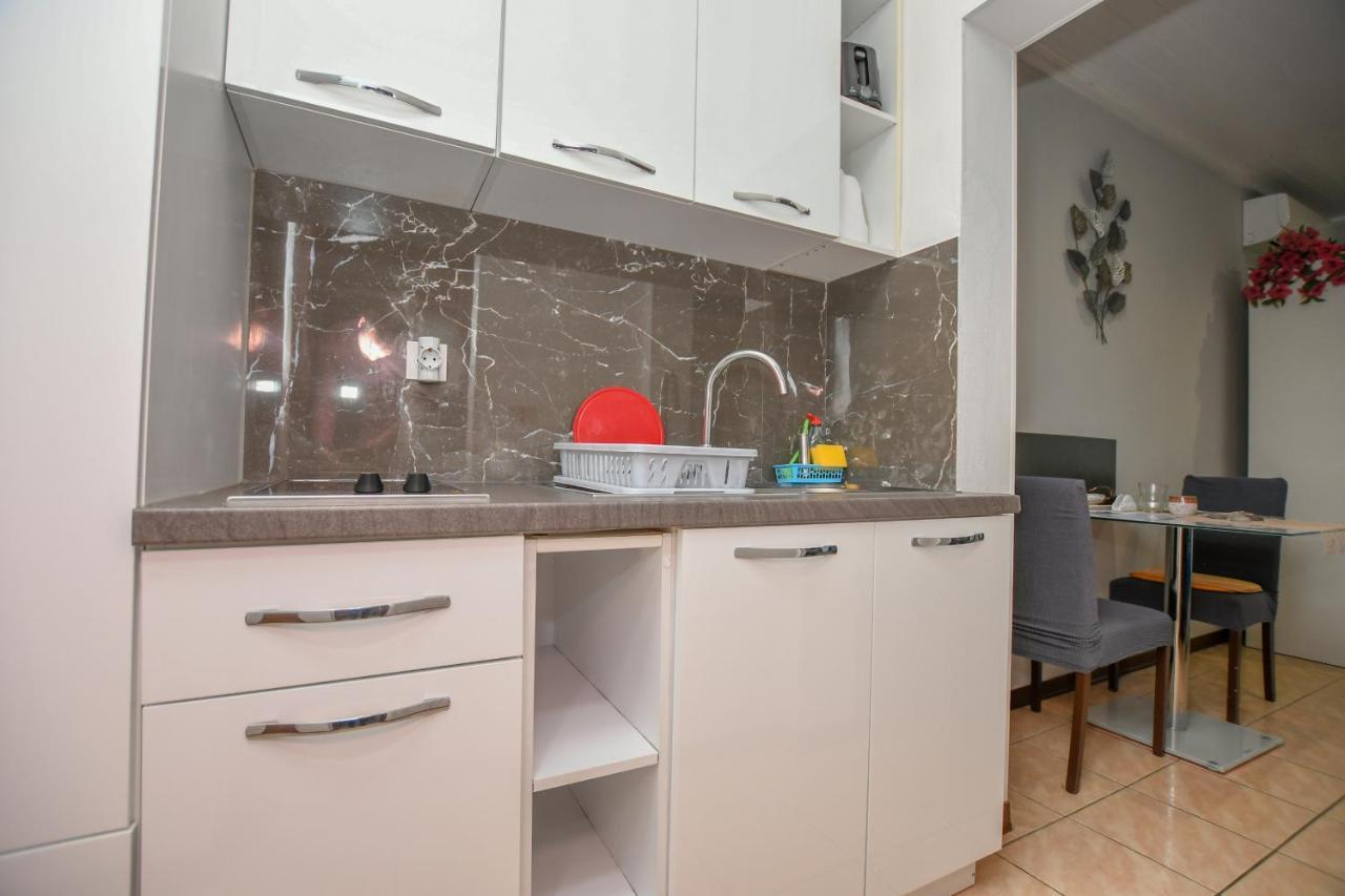 Apartment Camelia Poreč Exteriör bild