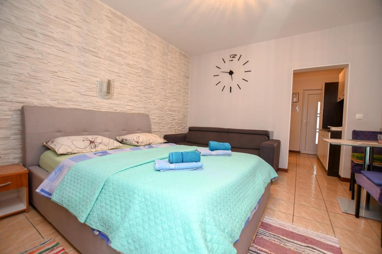 Apartment Camelia Poreč Exteriör bild