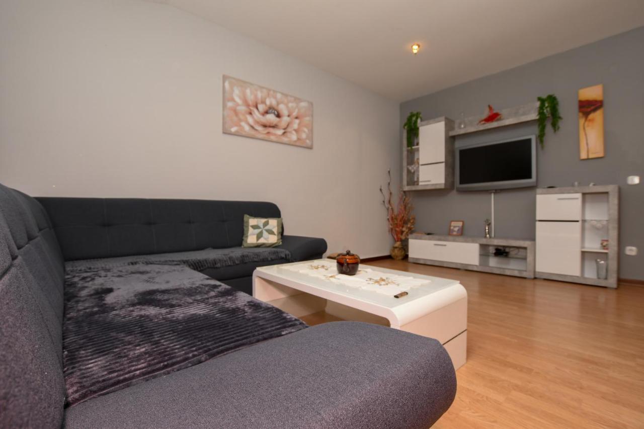 Apartment Camelia Poreč Exteriör bild