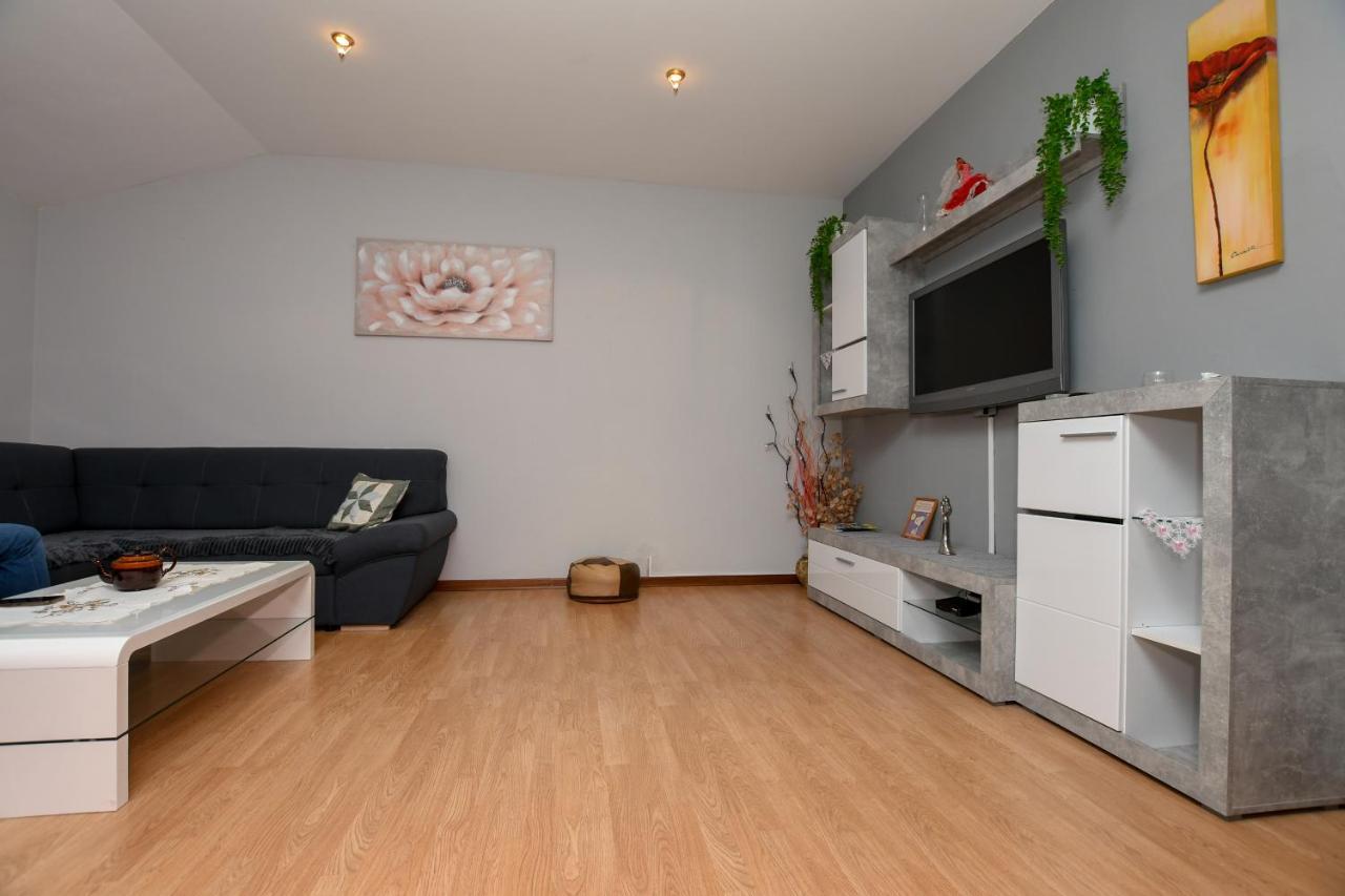 Apartment Camelia Poreč Exteriör bild