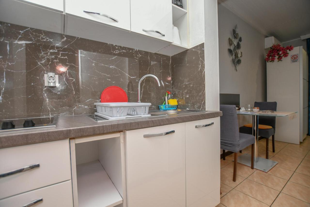 Apartment Camelia Poreč Exteriör bild