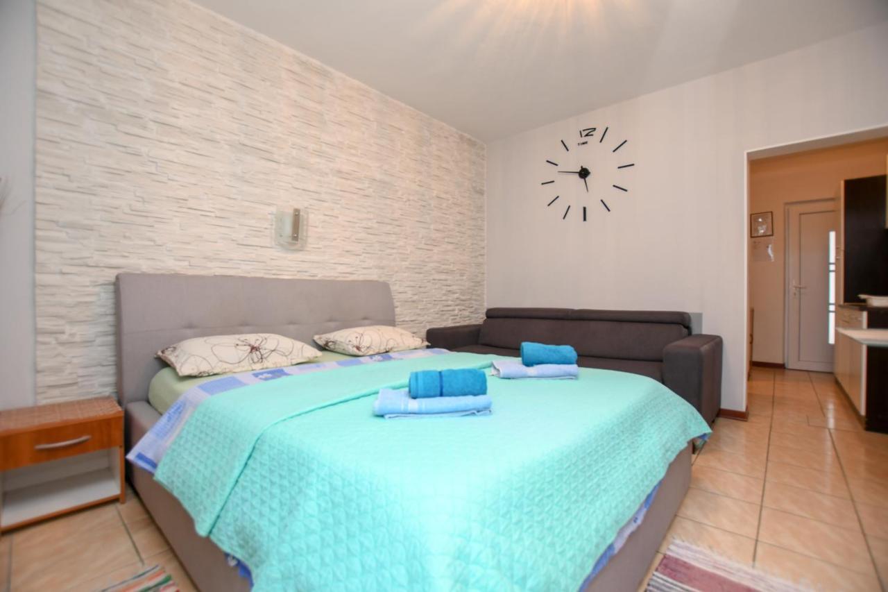 Apartment Camelia Poreč Exteriör bild