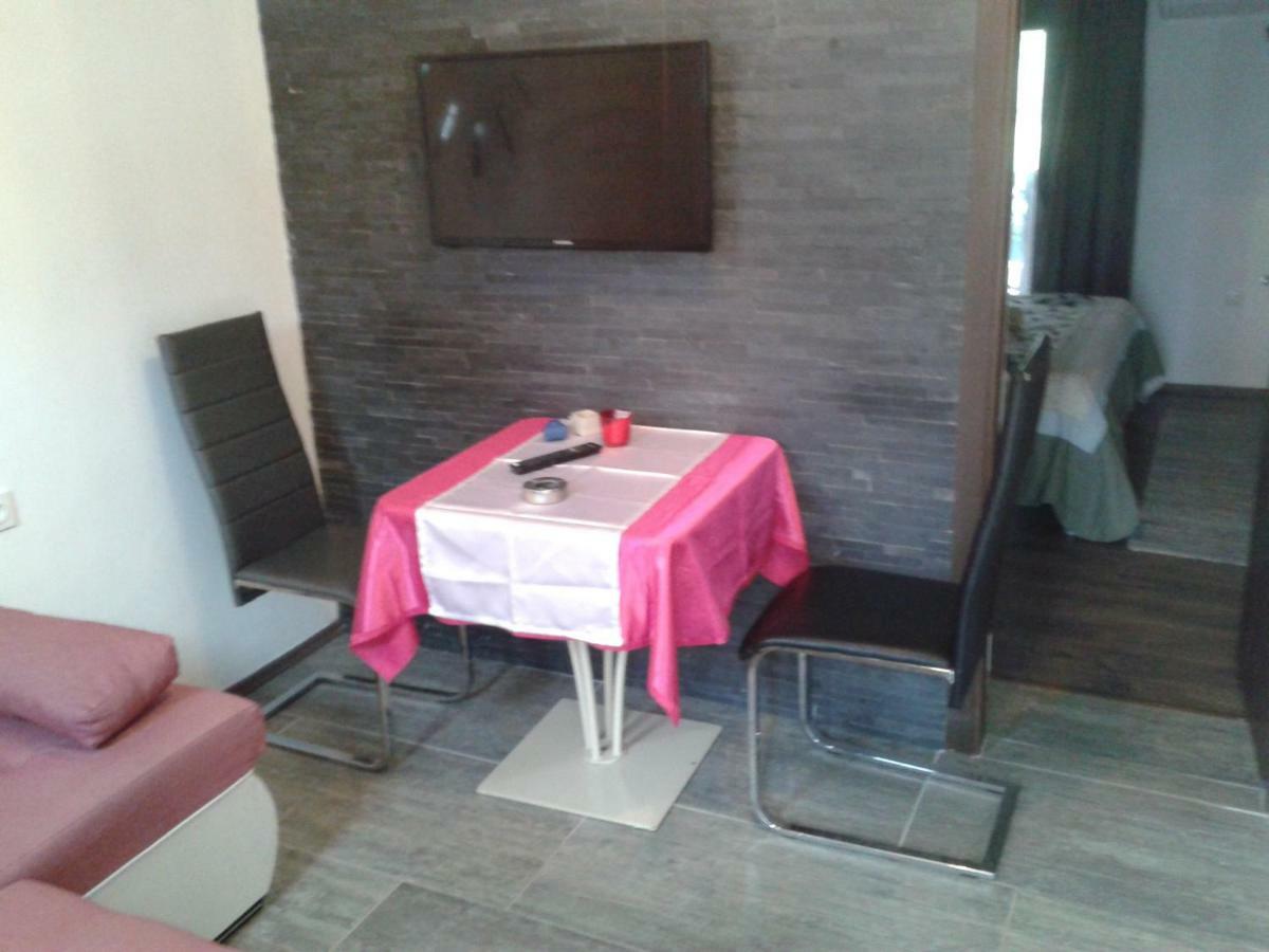 Apartment Camelia Poreč Exteriör bild